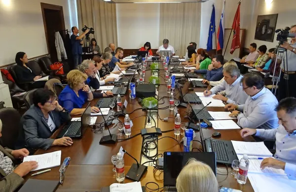 Sežanski občinski svetniki pričakujejo spremembo zakona o Kobilarni Lipica.  