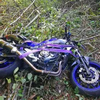 Po podatkih policistov so motor  našli še 15 metrov stran od trupla oziroma 10 metrov pod voziščem.