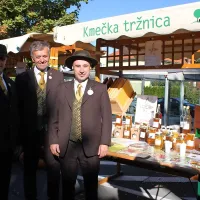 V Pivki je bilo okusno in veselo