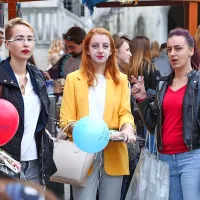 Sprejem brucev Univerze na Primorskem na koprskem Titovem 
trgu