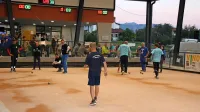Za živahen utrip v vaškem jedru so s tradicionalnim balinarskim 
maratonom poskrbeli v Balinarskem klubu  Cesta.
