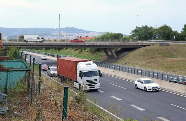 Danes bo podjetje CPK po naročilu direkcije za infrastrukturo 
začelo obnavljati nadvoz Bertoki.