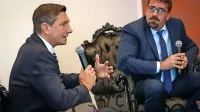 Pogovor s predsednikom Borutom Pahorjem na kongresu občin 
Slovenije je vodil ajdovski župan Tadej Beočanin.