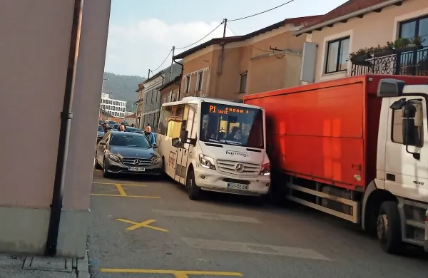 Na Tržaški cesti je stanje zdaj pogosto takšno ...