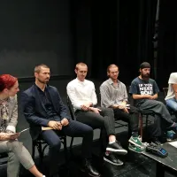 Nastja, Michal, Riccardo, John, Tamas in Goran so Labirint 
ustvarjali pol drugi mesec.