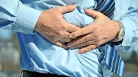 Kronične bolečine v trebušni votlini so lahko eden izmed znakov 
za pojav te zahrbtne bolezni.  