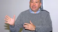 Iztok Pikl je pred tremi leti napovedoval preporod Tomosa; ta zdaj 
tone,  Pikl pa molči.