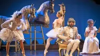 S premiero baletne pravljice Peter in volk   se nadaljuje 8. gledališki festival za mularijo Svetilnik.