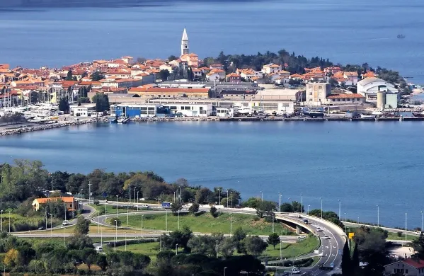 V Izoli je značilno, da se na lokalnih volitvah spopade veliko kandidatov, letos še posebej.  