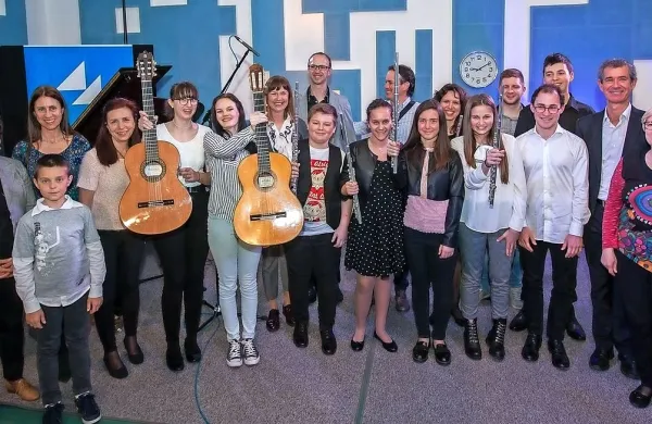 V studiu Hendrix na Radiu Koper je  aprila, ob izteku prejšnje 
sezone,  gostovala Glasbena matica Furlanije-Julijske krajine. 