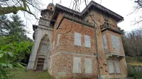 Mestna občina želi čim prej dobiti stavbno pravico, saj mora čez 
nekaj mesecev prijaviti projekte za obnovo vile. 