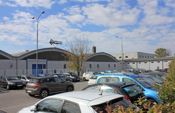 Višje sodišče v Ljubljani je v zvezi s pravdanjem  glede kršitve 
konkurenčne klavzule zavrnilo pritožbo  TT Okroglica in potrdilo  
sodbo Okrožnega sodišča v Ljubljani.