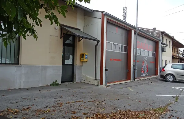 Izpraznjena poštna poslovalnica v Dolnji Košani bo spet zaživela. 
V njej bodo imeli gasilci garderobo in večnamenski prostor. 