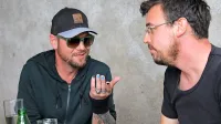 Brata Meglič med  intervjujem: pevec in kitarist  Tomi (levo) in bobnar Boštjan  