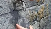 Osumljeni Kraševec je v pismih menda grozil, da bo  vodo 
zastrupil z večjo  količino klora. 