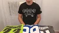 Ernes Karahodžić vabi tudi druge športnike, ki bi želeli donirati 
kakšen kos svoje športne opreme za dobrodelen namen, naj se mu 
oglasijo prek facebook strani  Licitacija športnih dresov za Eurono 
Llumnica.