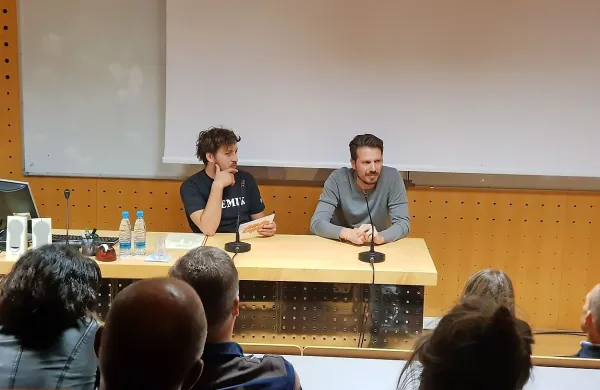 Tomaž Štolfa (na fotografiji desno) je o podjetništvu v ZDA 
spregovoril v pogovoru z Žanom Papičem. 