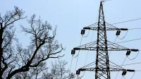 Ekipe Elektra Primorska na terenu odpravljajo škodo, ki je ponoči 
nastala na daljnovodih zaradi močnega vetra.