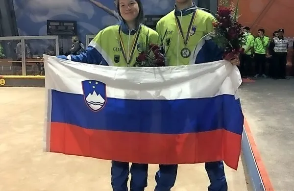  Primorska balinarja Nina Volčina in Erik Čeh sta na svetovnem 
prvenstvu na Kitajskem osvojila po dve odličji.



