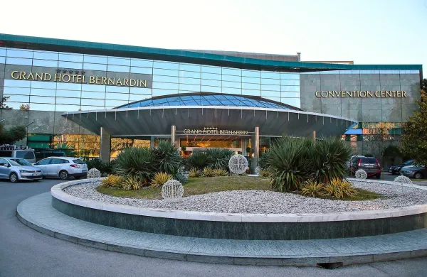 V Savi verjamejo, da je z njihovim načinom upravljanja mogoče 
povečati vrednost Hotelom Bernardin.