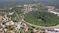  Središči občine, Hrpelje in Kozina, se vse bolj širita in privabljata 
nove prebivalce. 