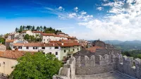 V zadnjih štirih letih je, tudi po zaslugi zdaj že bivšega župana,   grad 
Štanjel doživel celovito prenovo.