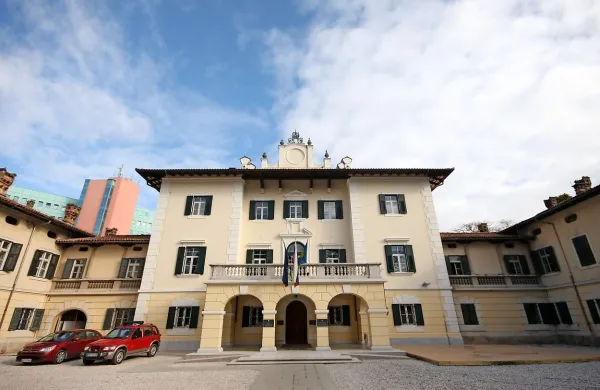 Občini Šempeter-Vrtojba gre  na splošno dobro. Prav zaradi  izrazito 
dobrih izhodišč pa se zdi, da so  še rezerve.