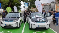 Na Ukmarjevem trgu so pod okriljem projekta Edison uredili dve 
polnilni mesti za električna vozila. 