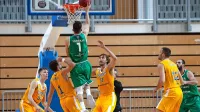 Košarkarji Primorske (v rumenih dresih) bodo v Mostarju skušali 
pozabiti na zadnji visok poraz v prvenstvu z Olimpijo.