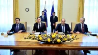  Dogovor med vlado in občinami je za zdaj zabeležen v pismu o 
nameri. Predlog mora zdaj še  v potrditev na vlado, na koncu pa bo 
povprečnino določil DZ z zakonom o izvrševanju državnega 
proračuna. 