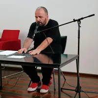 “Na živce nam gredo meje”