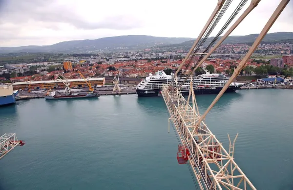 Luka zdaj išče še agencije za delavce