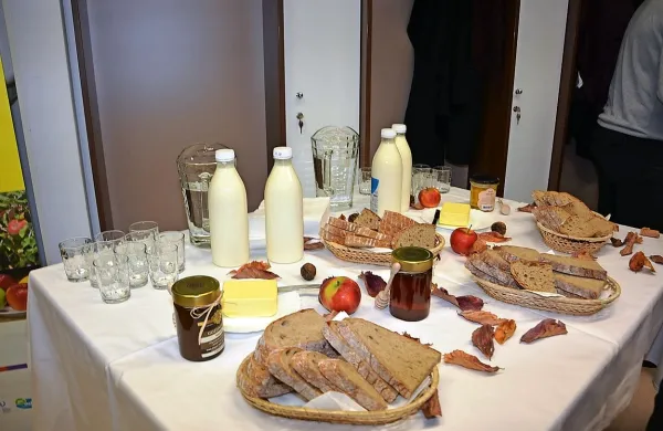 V petek bodo v slovenskih vrtcih in šolah  postregli slovenski 
zajtrk.