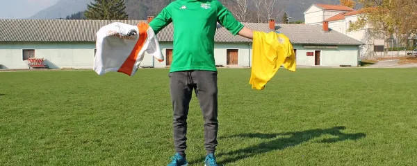 Športna zgodba Benjamina Melinka se je začela na  pomožnem 
igrišču NK Tolmin. Poletja je preživljal v belem dresu turnirske 
ekipe Flamengo, naslove prvaka v futsalu pa je osvajal  v rumenem 
dresu Puntarja.