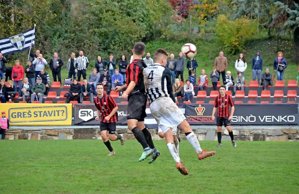 Brici (v rdeče-črnih dresih) in Biljenci so se včeraj razveselili 
dragocenih zmag v boju za obstanek. 