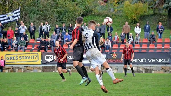 Brici (v rdeče-črnih dresih) in Biljenci so se včeraj razveselili 
dragocenih zmag v boju za obstanek. 