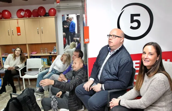 Drugouvrščenemu  Danilu Markočiču z zgolj  šestimi glasovi razlike 
sledi Aleksej Skok (na fotografiji). 