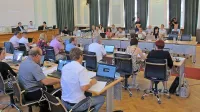 Karte v mestnem svetu so se precej premešale, kar nekaj list s po  
enim svetnikom je odpadlo, okrepile pa so se “opozicijske” 
Goriška.si, SD in SDS. 
