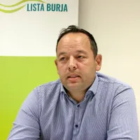 Matjaž Bajec je nosilec Liste Burja, ki je s tretjim mestom 
presenečenje teh volitev.  