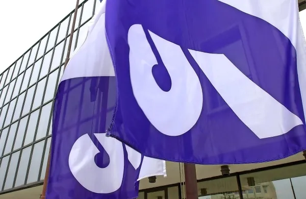 Sinteza zaradi nevestnega dela pri prodaji NLB ovadila vodilne v SDH