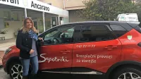 Barbara Krašovec je koordinatorka prevozov za starejše v Ankaranu.