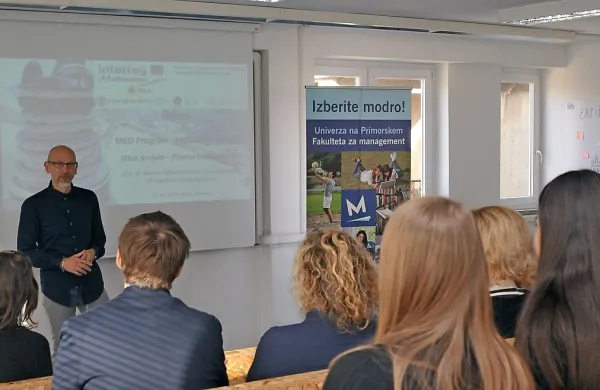 Roberto Biloslavo je projekt iBlue predstavil lokalnim navtičnim podjetjem. 