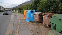 Ravnanje ljudi z  zabojniki za smeti na Vojkovi cesti naj bi neposrednim sosedom kdaj celo kalilo nočni 
mir. To in druge težave namerava KS Solkan reševati celovito.  