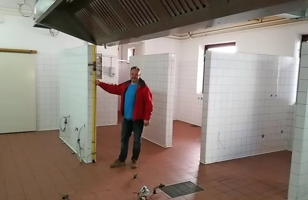     Novi najemnik restavracije v Parku Škocjanske jame Denis 
Ambrožič.

