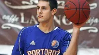 Timothy Robert Cole s ponosom nosi številko 1 na dresu portoroškega košarkarskega drugoligaša.