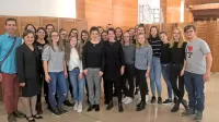 Dijaki s Srednje šole Veno Pilon Ajdovščina so v Parizu nastopili z zborom Francoskega radia, ki ga vodi  rojakinja Martina Batič.  