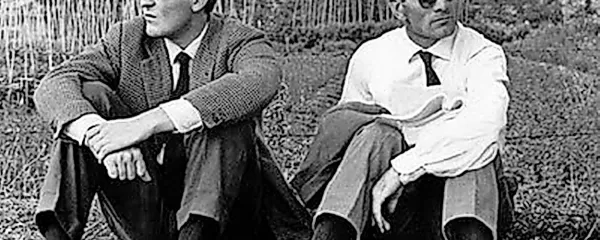 Pier Paolo Pasolini (desno) je v zgodnjih 60. letih ključno vplival na 
razvoj filmske kariere Bernarda Bertoluccija.