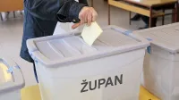 V skupno devetih primorskih občinah bodo volilke in volilci v 
nedeljo odločali, kdo bo upravljal s skupnimi zadevami v prihodnjih štirih letih.  