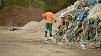  Trenutno je minimalna plača le za dva evra višja od praga tveganja  
revščine. 