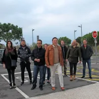 Evgenij Komljanec je na volišče v Livadah prišel s člani gibanja 
Ponosni na Izolo.